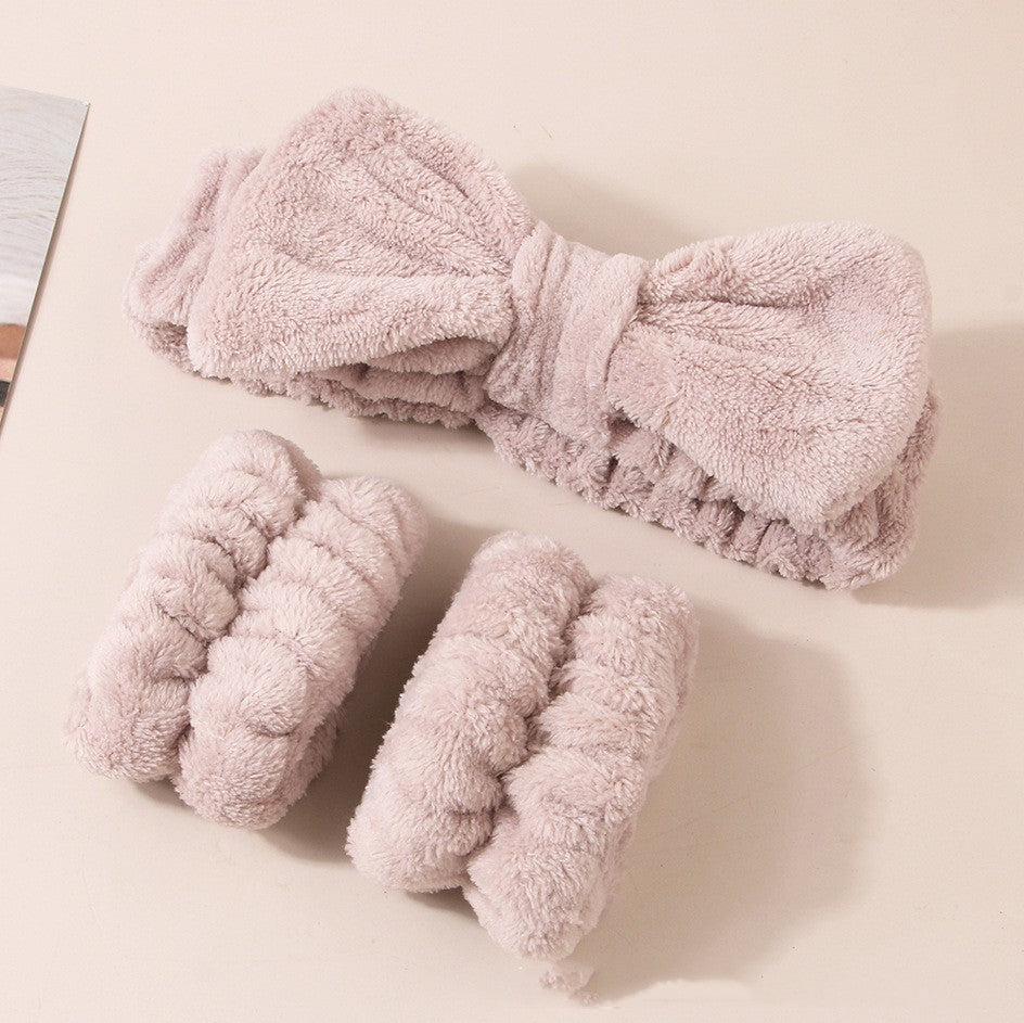 CloudSoft™
Skincare Headband + Wristband Set